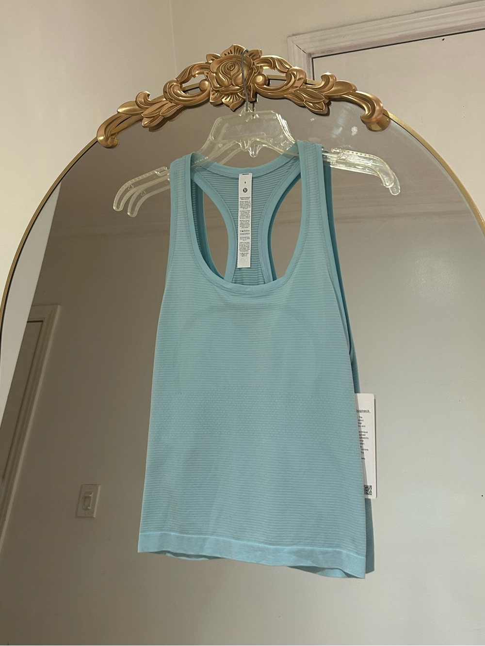 Lululemon Swiftly Tech Racerback Tank Top 2.0 Waist Lenght in Foam Cloud, Size 8